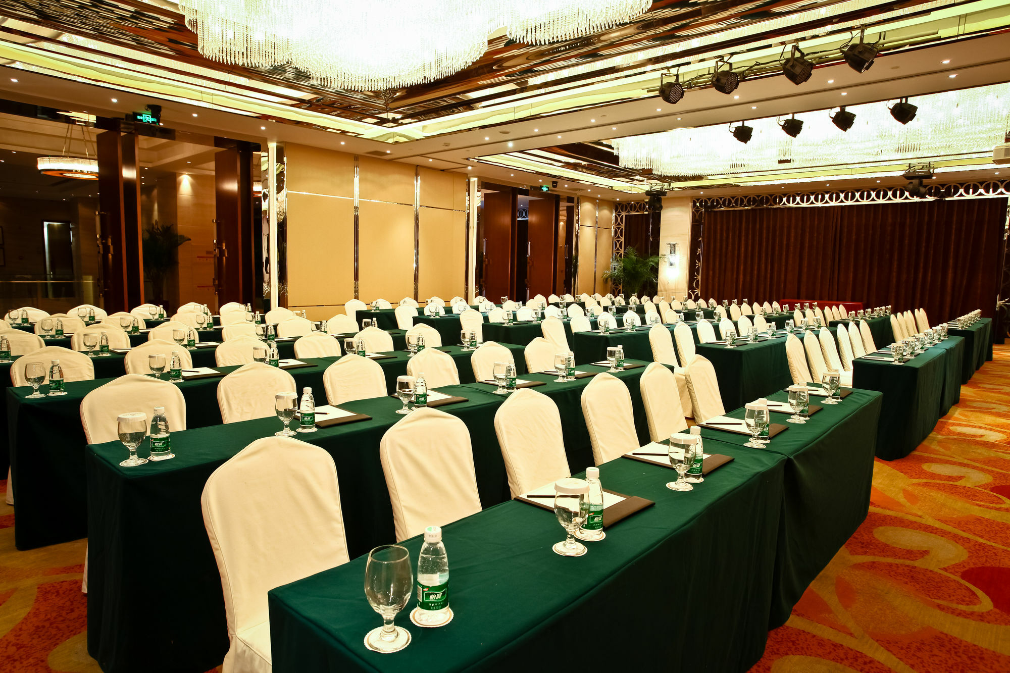 Celebrity Upper Class Hotel Ченду Екстер'єр фото